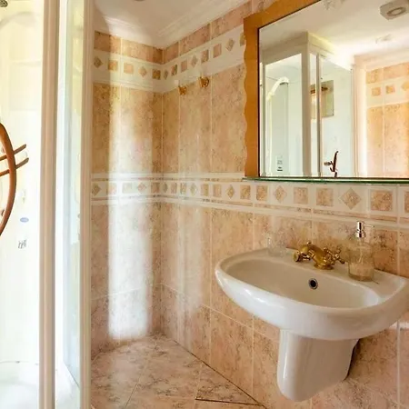 Ueskuedar مطلة على البحر في اسكودار