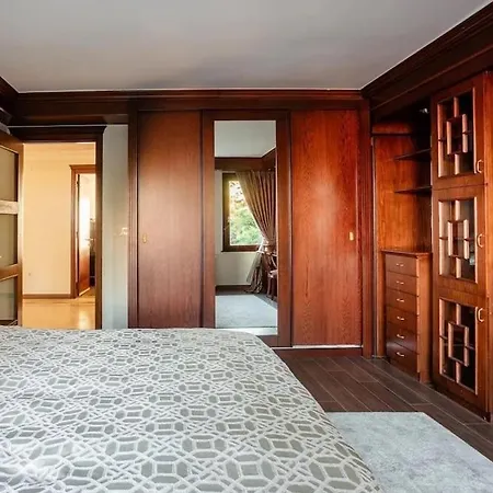 Villa Ueskuedar مطلة على البحر في اسكودار
