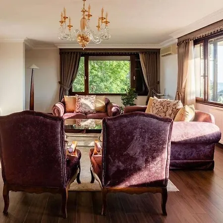 Ueskuedar مطلة على البحر في اسكودار Villa