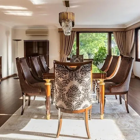 Ueskuedar مطلة على البحر في اسكودار Villa İstanbul