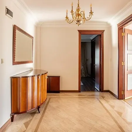 Βίλα Ueskuedar مطلة على البحر في اسكودار